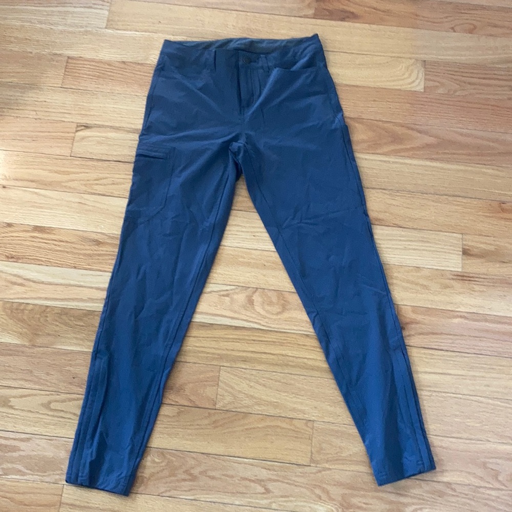 Patagonia worn wear slacks. Size 4